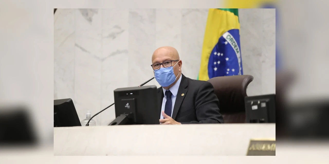 Outorga no gás natural é desserviço à indústria do Paraná, diz deputado Romanelli