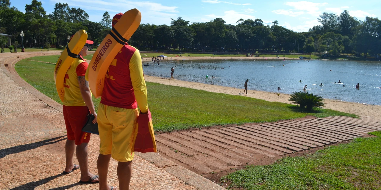Atuação de bombeiros intensifica prevenção e diminui afogamentos na Costa Oeste do Paraná