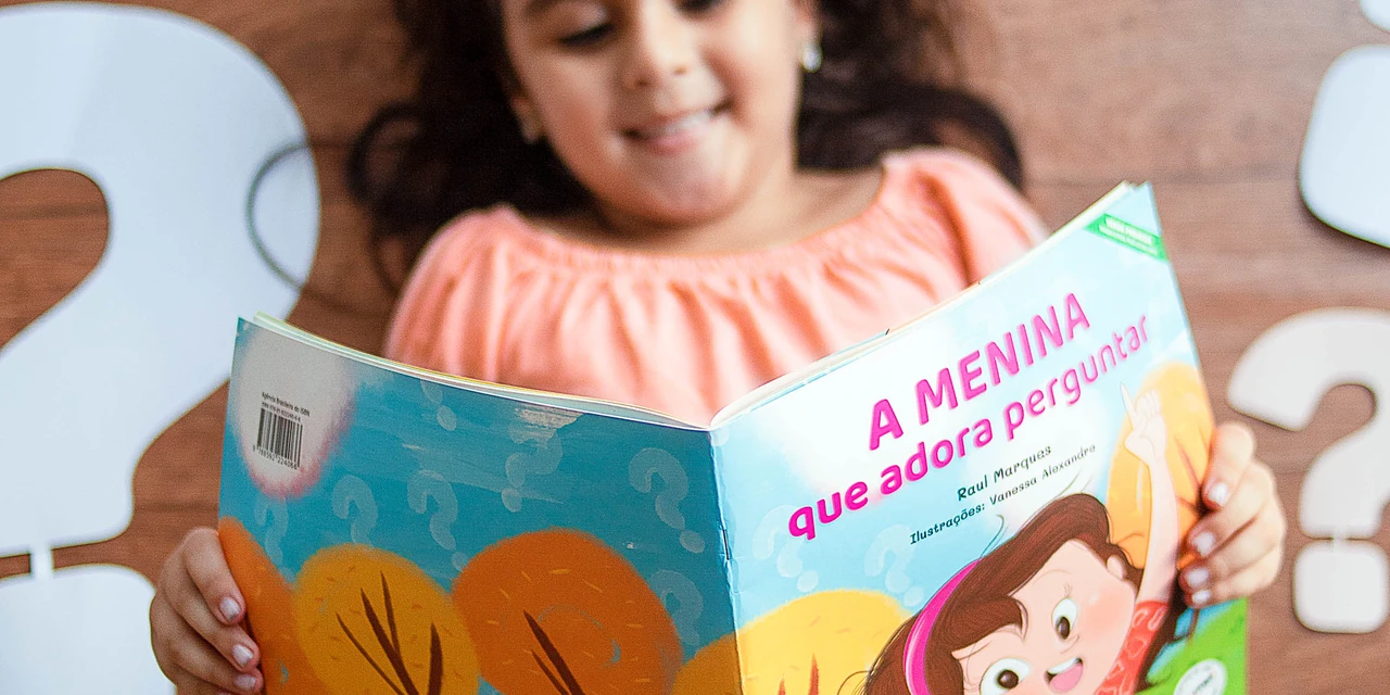 Pegaí disponibiliza “A Menina que adora perguntar” para os pequenos leitores