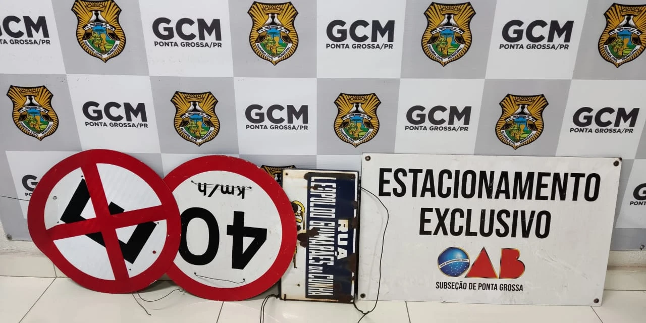 Homens são flagrados furtando placas de sinalização e acabam detidos em PG