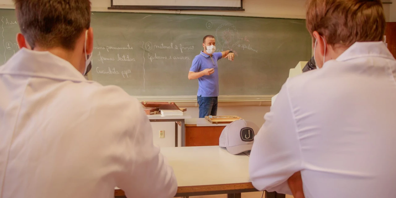Prazo de inscrições para seleção de professor colaborador da UEPG encerra nesta quarta (23)