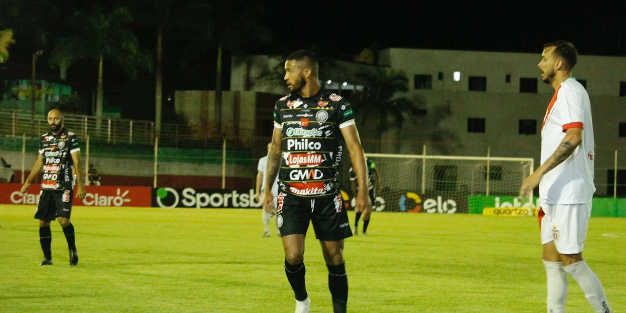 Operário e Maringá empatam em jogo de ida da semifinal do Paranaense