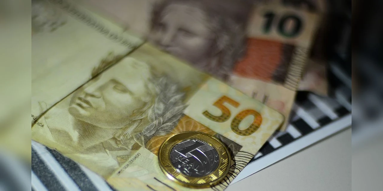 Caixa libera abono salarial a trabalhadores nascidos em novembro