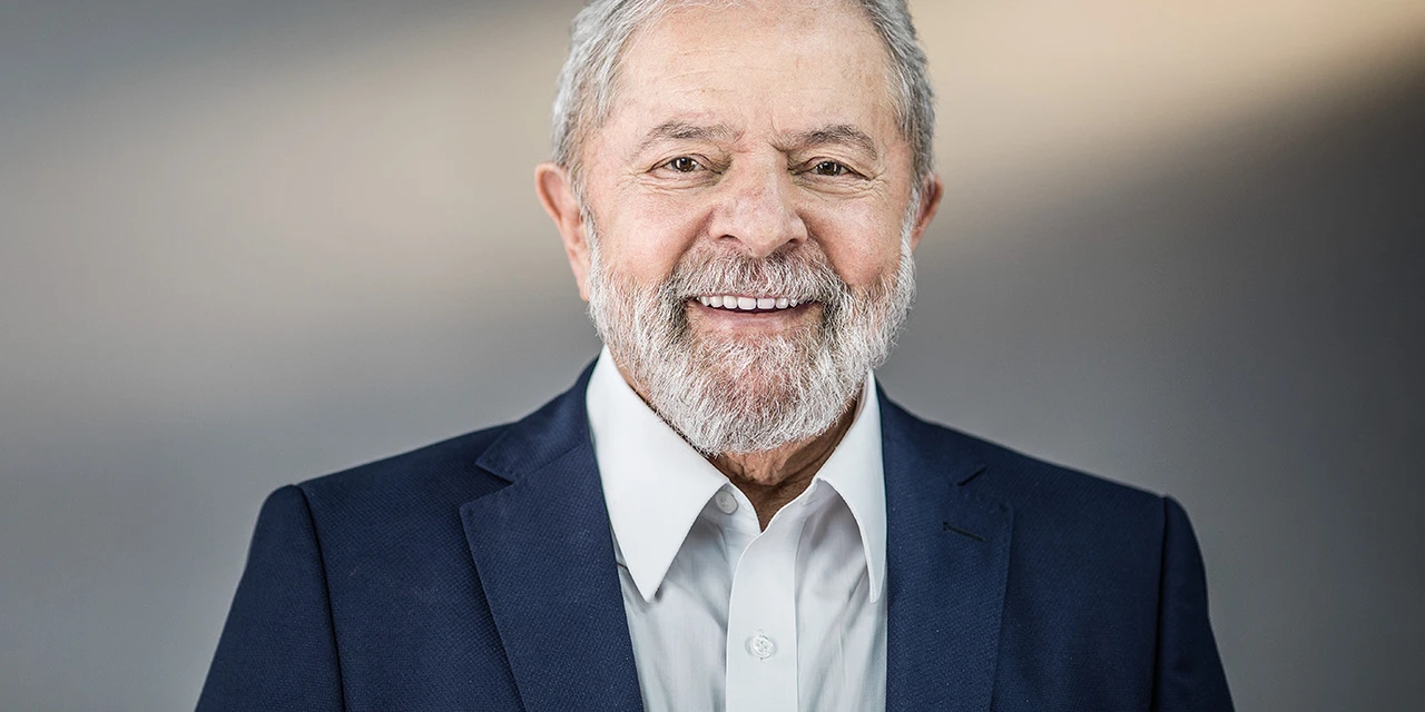 Pré-candidato Lula é o entrevistado do 'Manhã Total' desta terça-feira (05)