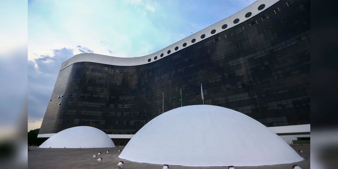 Partidos têm até esta segunda-feira (18) para atualizar lista de filiados junto ao TSE