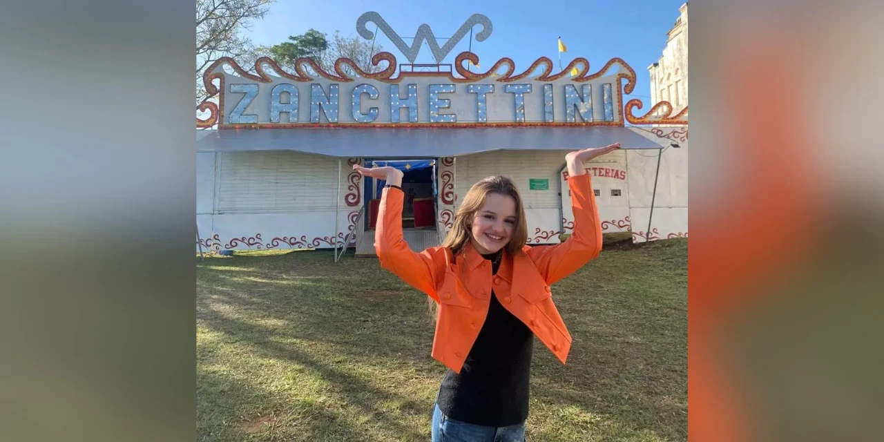 Giovanna Barbiero, ponta-grossense que está no 'The Voice Kids', se apresenta em ação beneficente em circo de PG