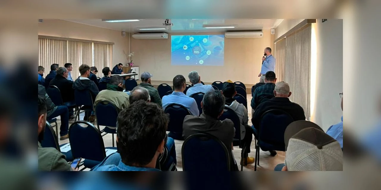 Conexão Agrícola leva expectativas da safra a cooperados de Castrolanda no Paraná e em São Paulo
