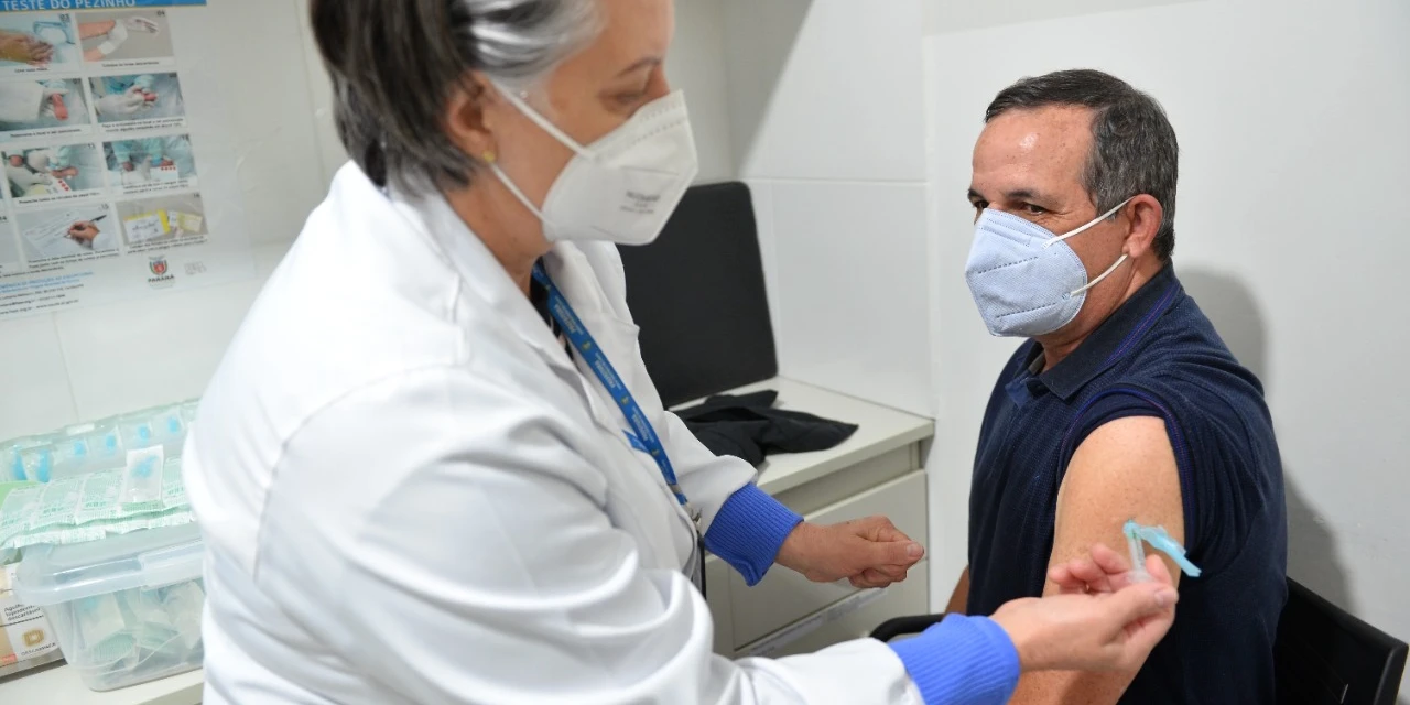 Paraná vai aplicar 4ª dose contra a Covid-19 nas pessoas a partir de 50 anos