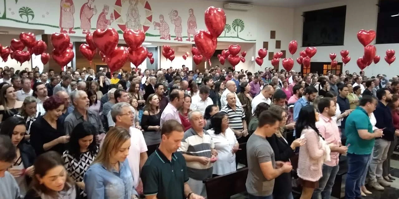 Tradicional missa para casais acontece neste sábado (11) na Paróquia Nossa Senhora do Perpétuo Socorro em PG