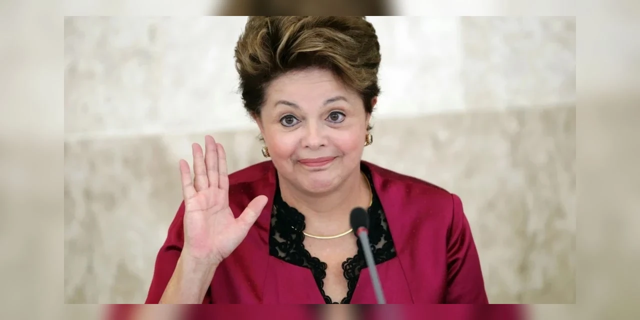 Homem que publicou foto de Dilma em voo internacional é condenado a indenizar a ex-presidente em R$ 25 mil