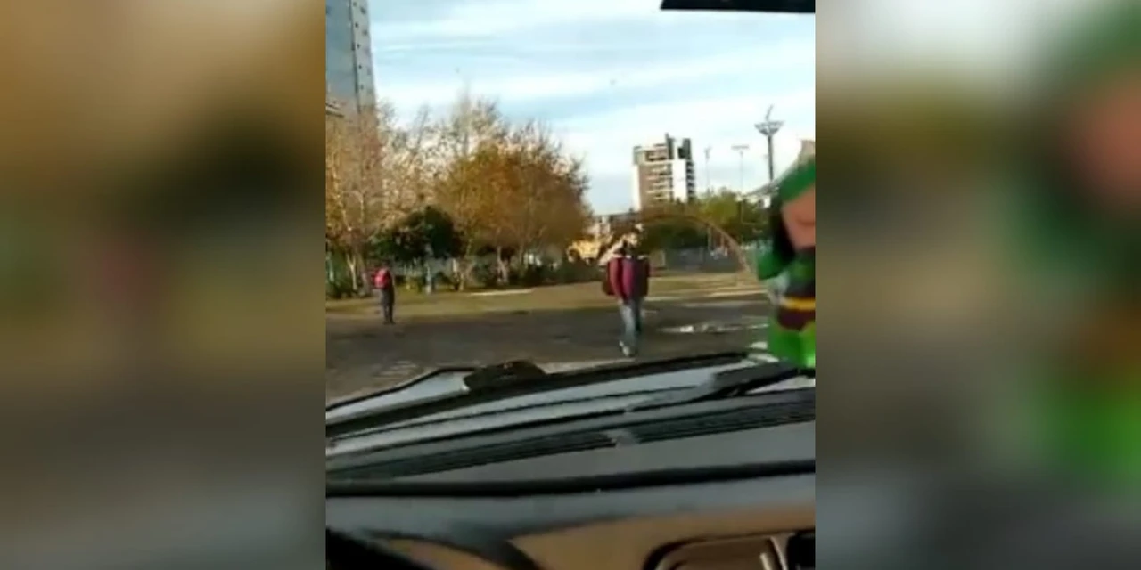 Vídeo: Motorista invade Parque Ambiental e grava própria infração