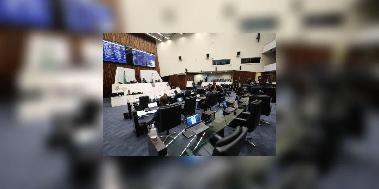 Assembleia começa a votar proposta que institui a Lei Orgânica da Polícia Científica