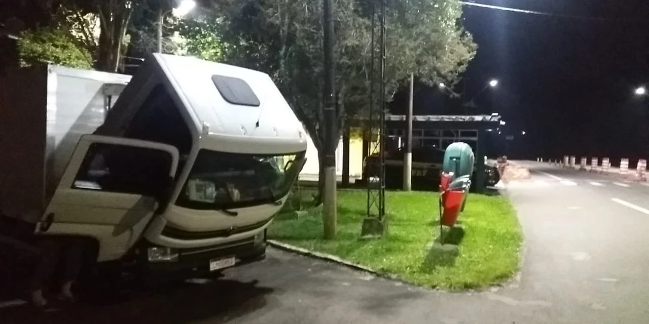Dupla é presa por adulteração de caminhão e lavagem de dinheiro em PG