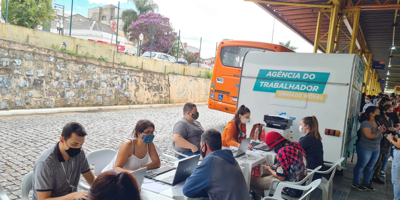 Agência do Trabalhador Móvel oferta 300 vagas nesta quinta (23)