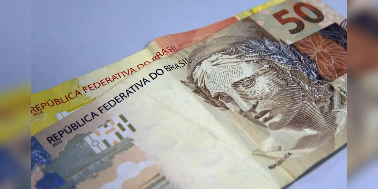 Beneficiários com NIS final 8 recebem hoje Auxílio Brasil