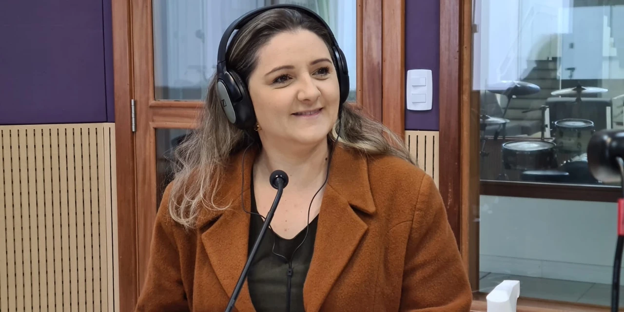 Influencer Cris Ribeiro dá dicas econômicas para limpeza doméstica; confira