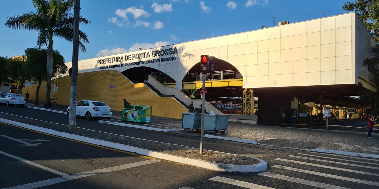 Terminais de transporte coletivo de PG passam por obras de manutenção