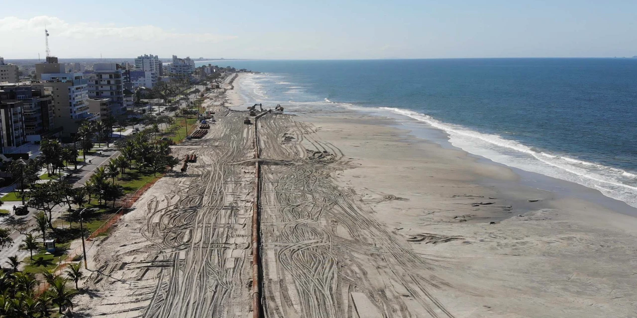 Orla de Matinhos: Praia de Caiobá já conta com 500 metros de faixa de areia mais larga