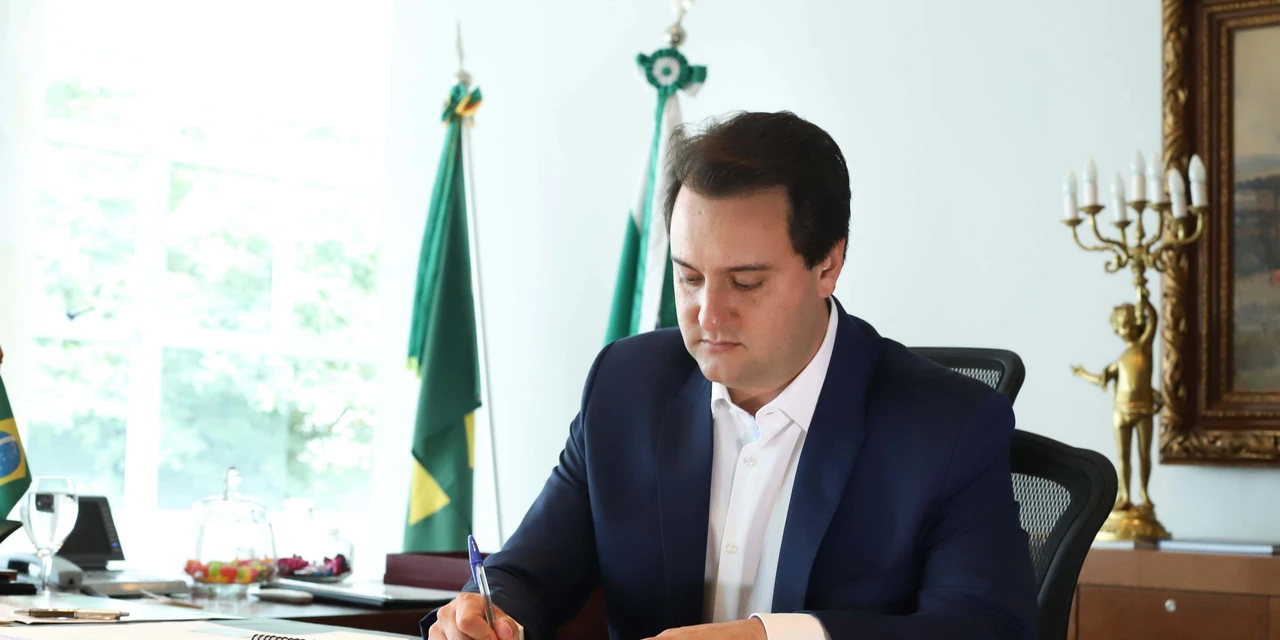 Ratinho Jr. anuncia redução do ICMS sobre gasolina e energia elétrica de 29% para 18%