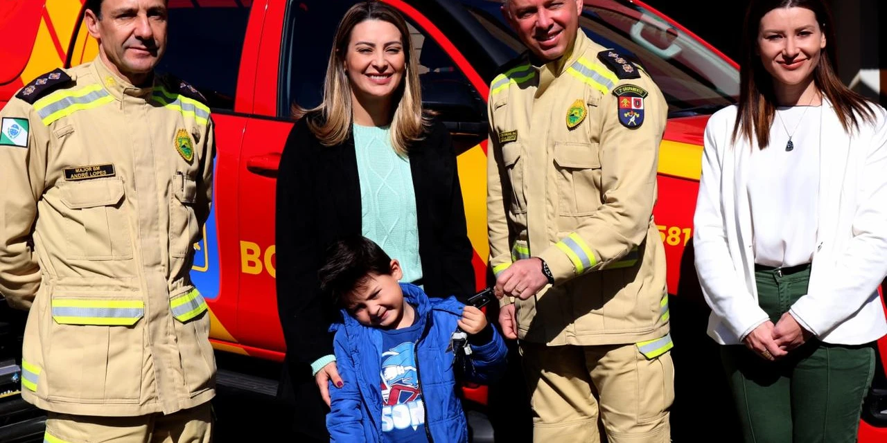 Deputada Mabel Canto entrega viaturas para o Corpo de Bombeiros de PG