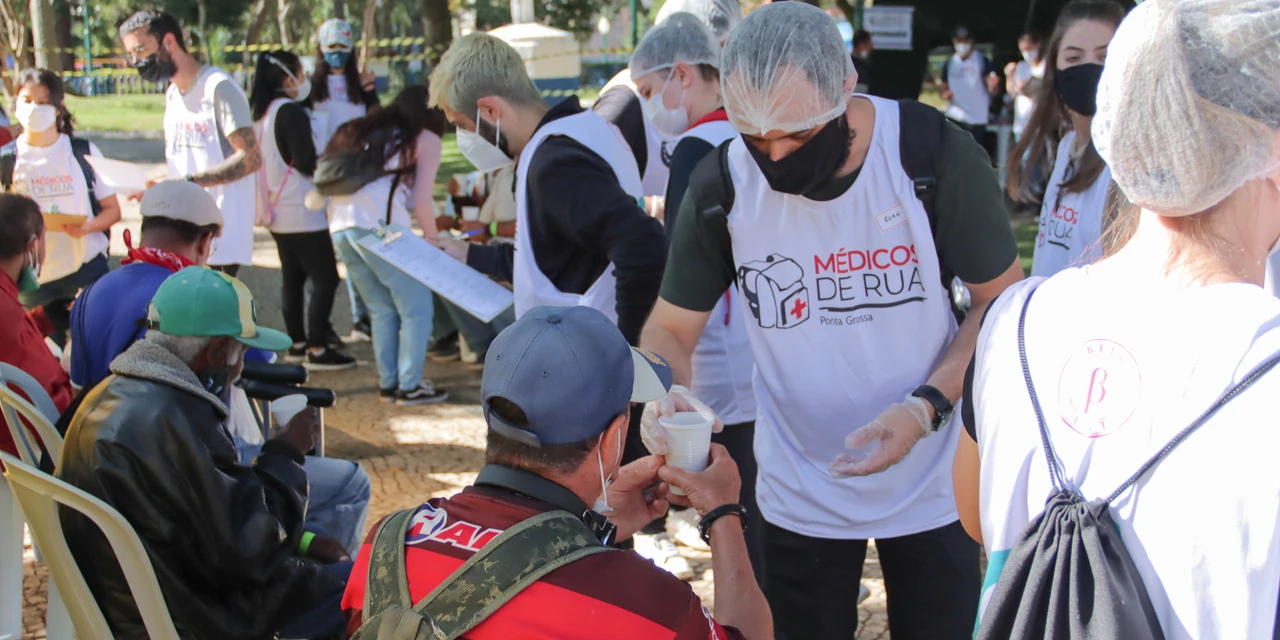 Unimed Ponta Grossa comemora o Dia de Cooperar na sétima edição da ação Médicos de Rua