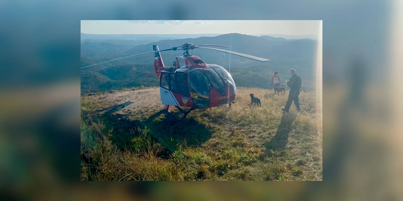 Bombeiros e BPMOA resgatam piloto de paraglider que se acidentou em Campo Largo