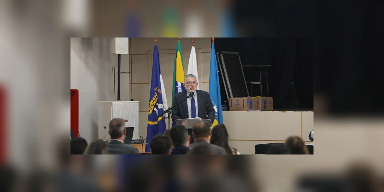 Presidente do TRE-PR participa de palestra sobre combate à desinformação na UEPG