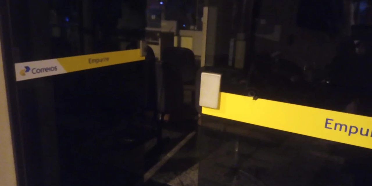Homem é detido após invadir agência dos Correios em PG
