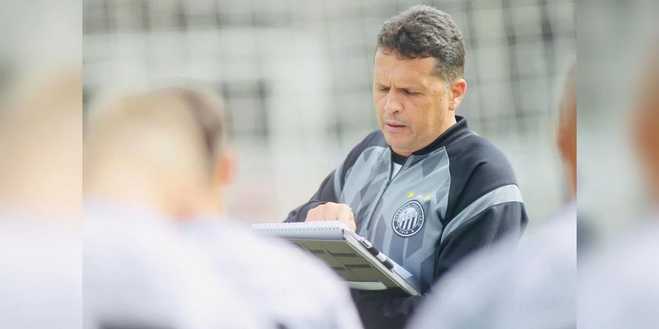 Claudinei Oliveira é demitido após nova derrota do Operário