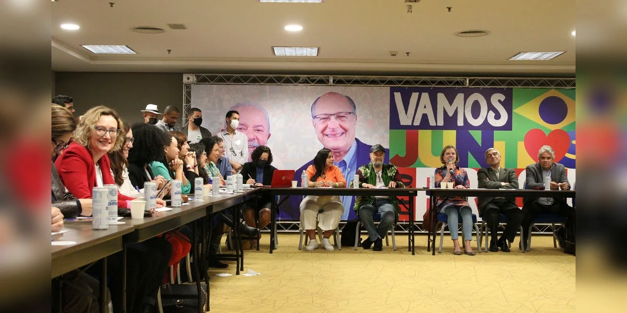 PT oficializa chapa Lula-Alckmin para disputar a Presidência