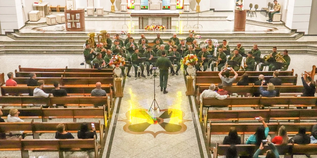Festa de Sant'Ana movimenta fiéis de Ponta Grossa e Castro