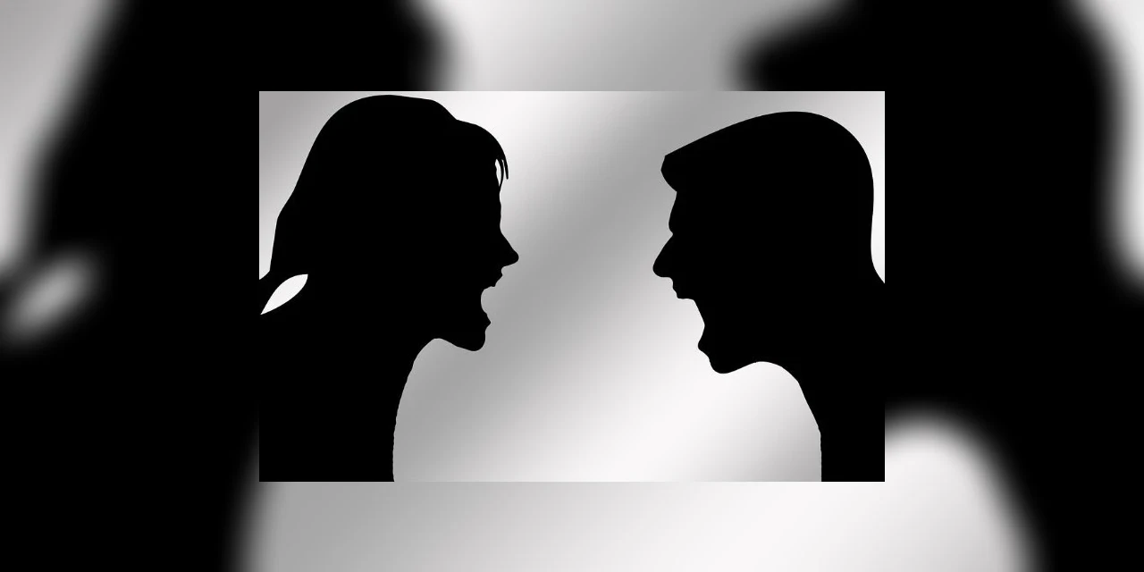 Levantamento aponta que 49% da população deixou de falar sobre política para evitar discussões