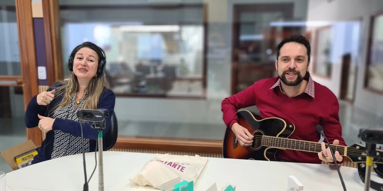 Banda Casa Cantante encanta crianças e adultos com canções clássicas e autorais