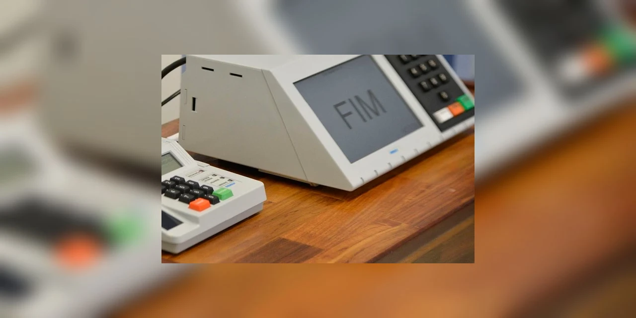 Forças Armadas inspecionam código-fonte de urna eletrônica no TSE