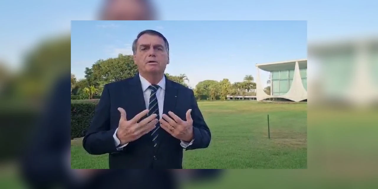Vídeo: Bolsonaro declara apoio à reeleição de Ratinho Jr. e à candidatura de Paulo Martins ao Senado