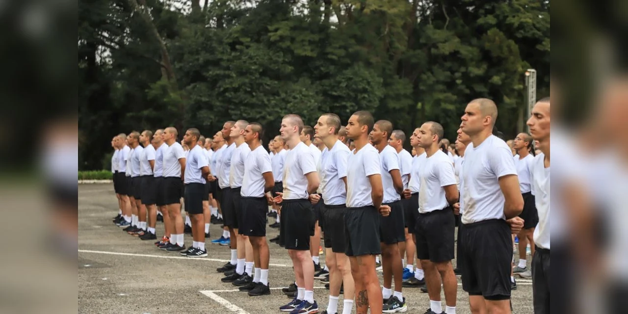 Mais de 2,6 mil aprovados em concurso da PM passam pelo Curso de Formação no Paraná