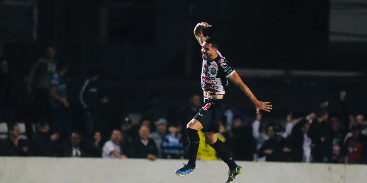 Com gol nos acréscimos, Operário vence o Náutico