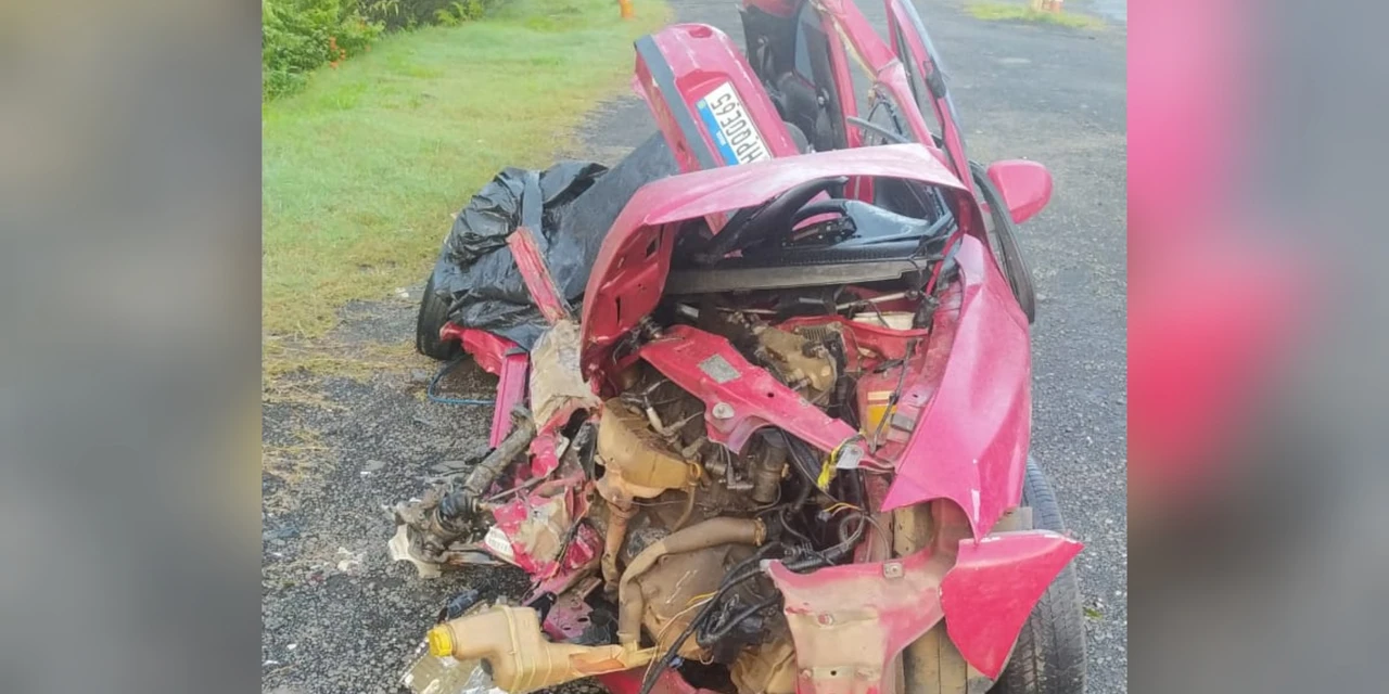 Motorista e passageira morrem após carro colidir contra caminhão em rodovia da região