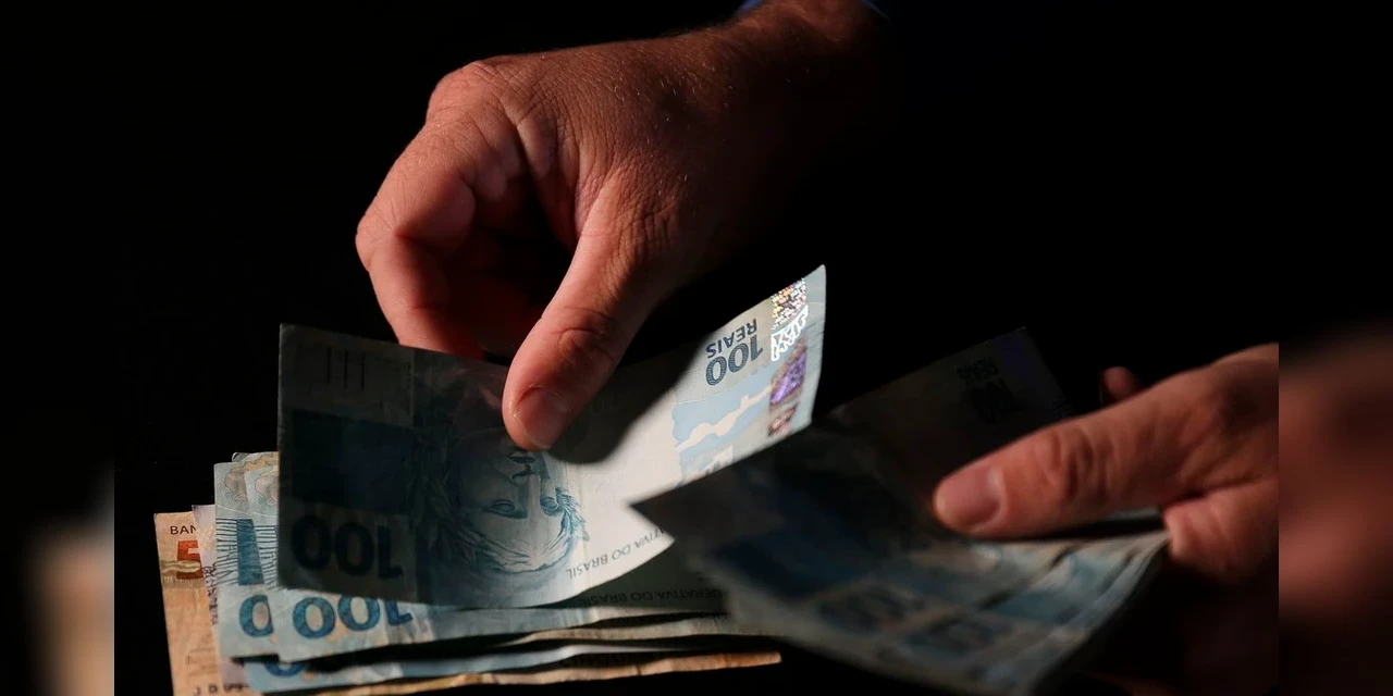 Caixa paga Auxílio Brasil a beneficiários com NIS de final 5