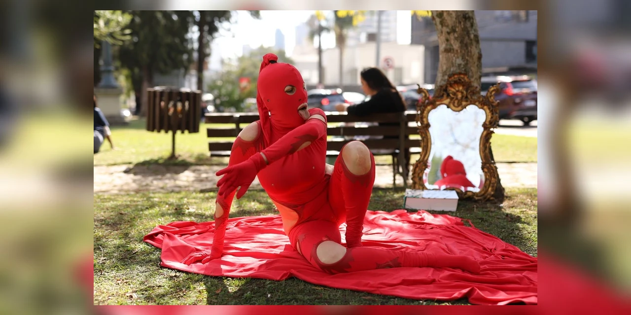 Galeria Soma apresenta Nos Resta Ser Feliz, exposição de Analize Nicolini