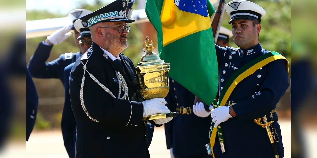Coração de D. Pedro I chega ao Brasil para comemorações do bicentenário da Independência