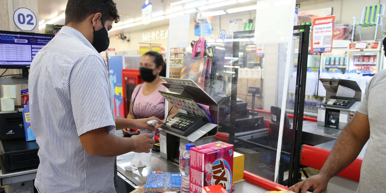 Após quatro meses em queda, Intenção de Consumo das Famílias volta a subir no Paraná