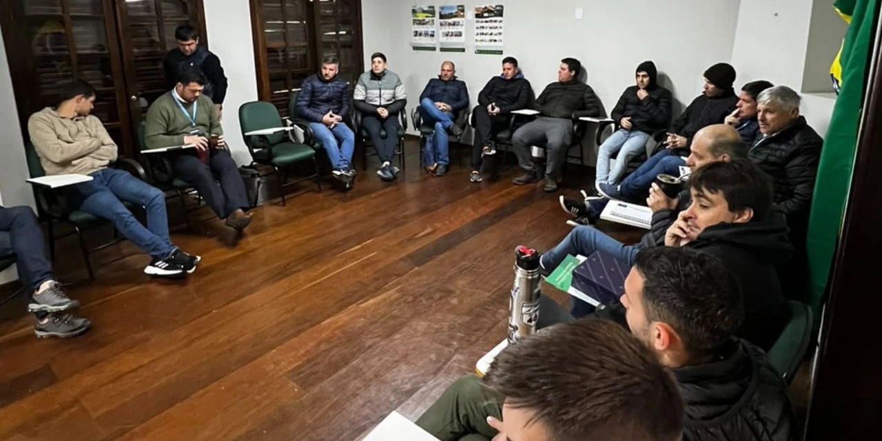 Sindicato Rural de PG recebe comitiva de produtores da Argentina