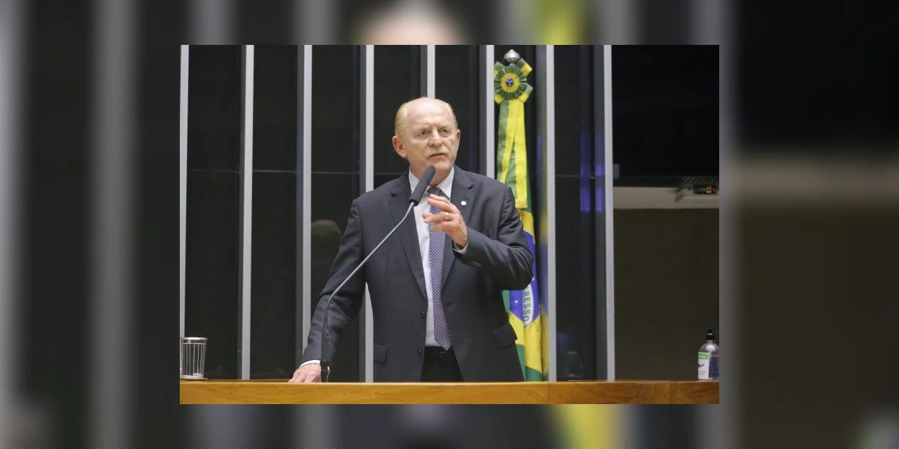 Deputado paranaense propõe uso de crédito presumido por produtores de mel