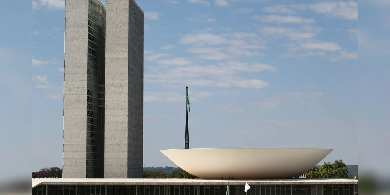 Quase 90% dos deputados federais tentam reeleição este ano