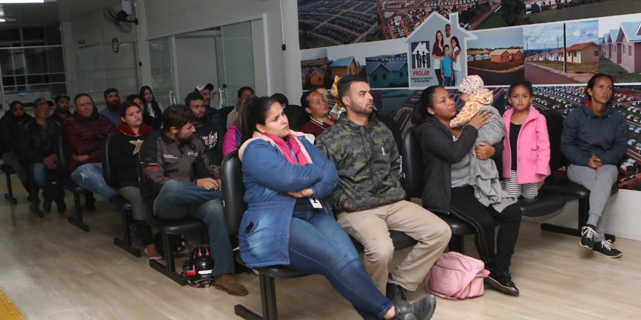 Novos lotes do Andorinhas são entregues a 16 famílias em PG