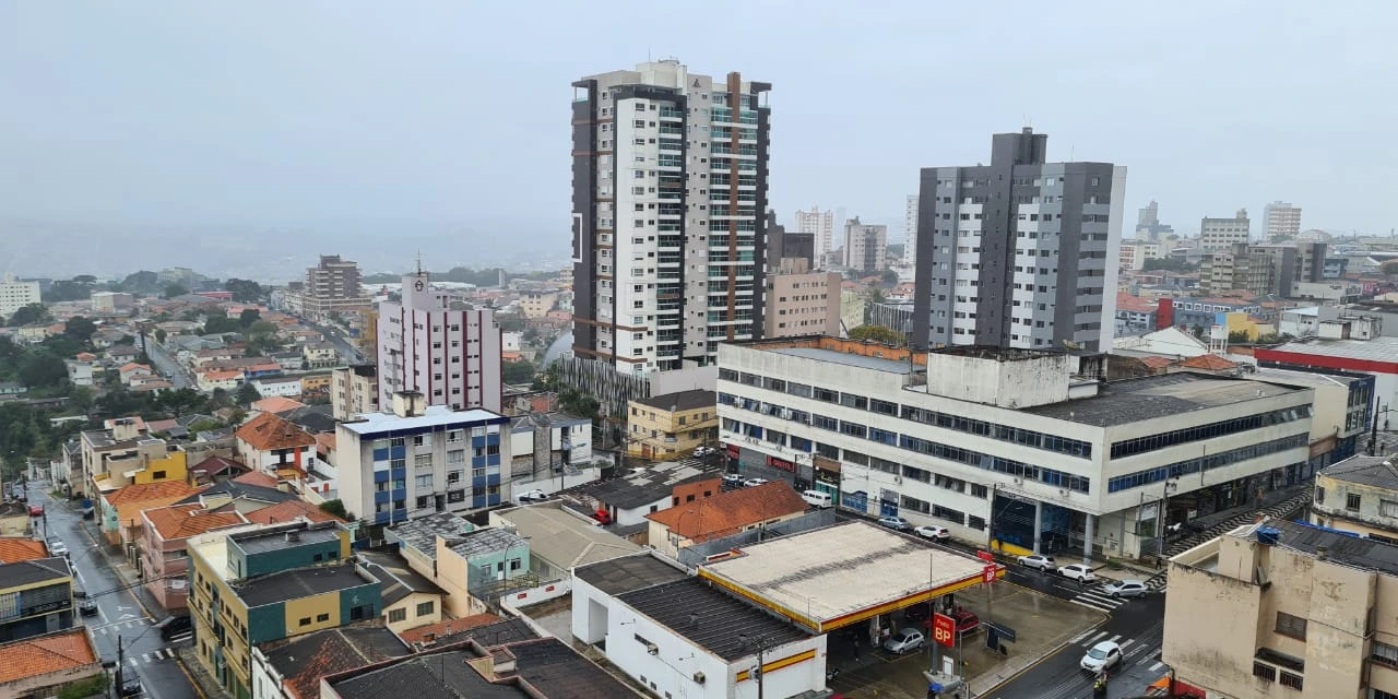 Feriado da Independência deve ser de frio e chuva em PG