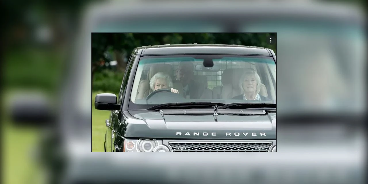 Confira cinco dos incontáveis carros que conduziram a rainha Elizabeth II 