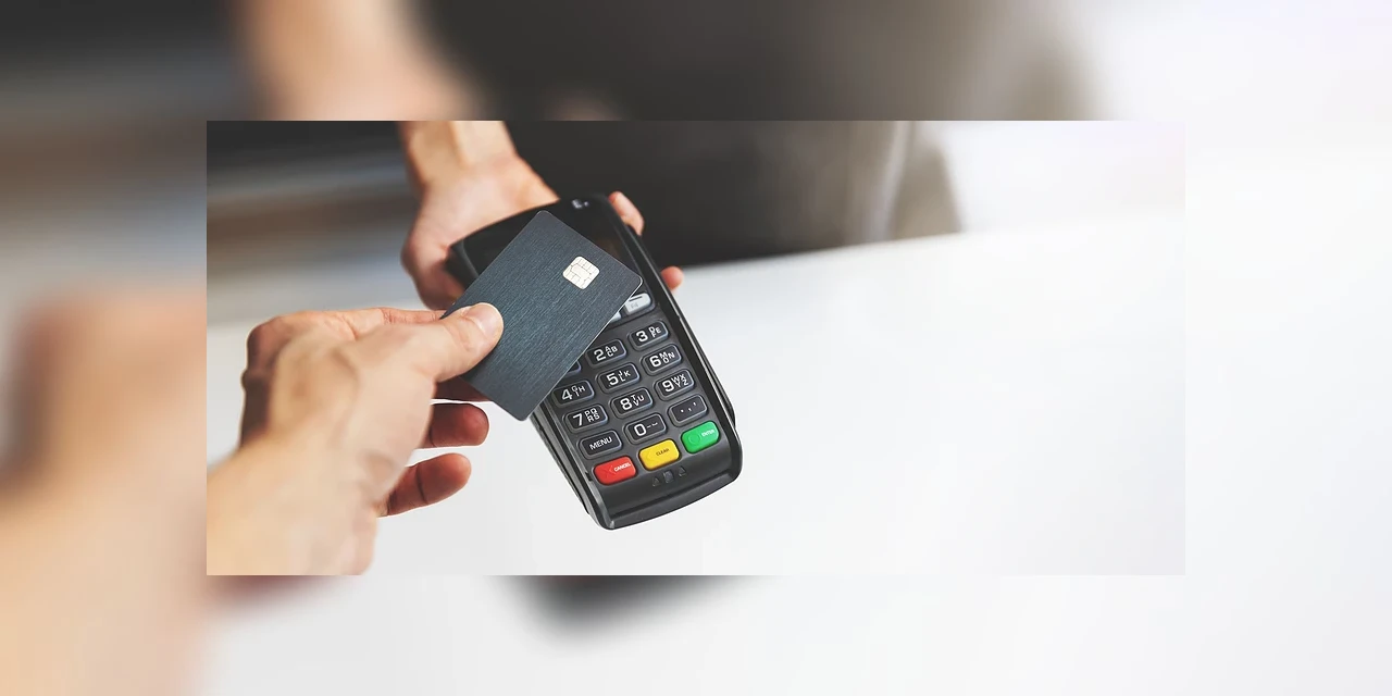 Mais de 95% dos lares paranaenses têm algum tipo de dívida, aponta levantamento CNC e Fecomércio