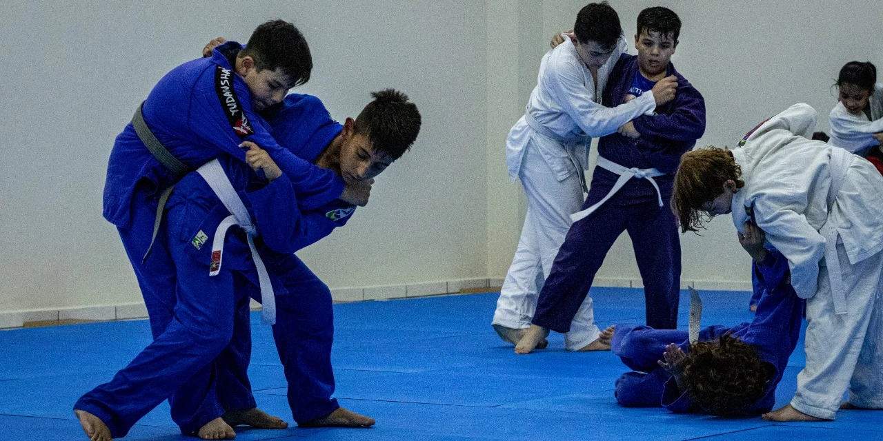 Alunos do projeto Leões do Tatame se destacam em Copa de Judô no PR